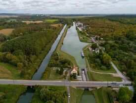 Canal de l'Aisne à la Marne vu du ciel
