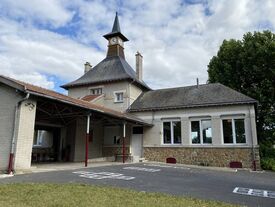 Cour de l'école primaire